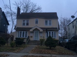 202 Kings Ct, Teaneck, NJ