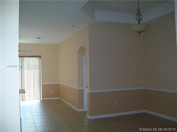3rd image of 1039 NE 35th Ave