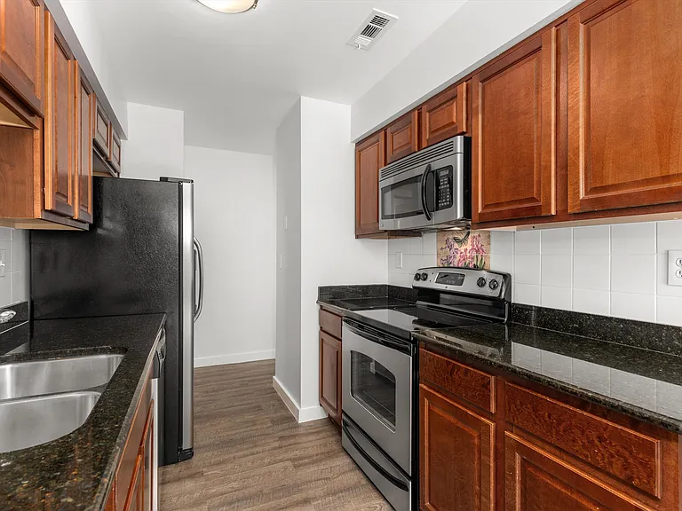 1465 Woodbridge Trl — Photo 14