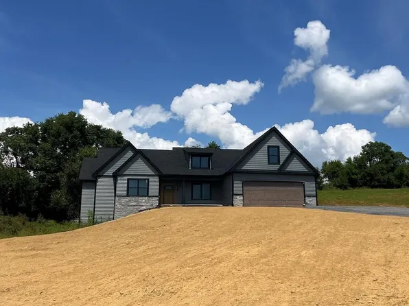 39 Falkirk Dr, Martinsburg, WV 25403