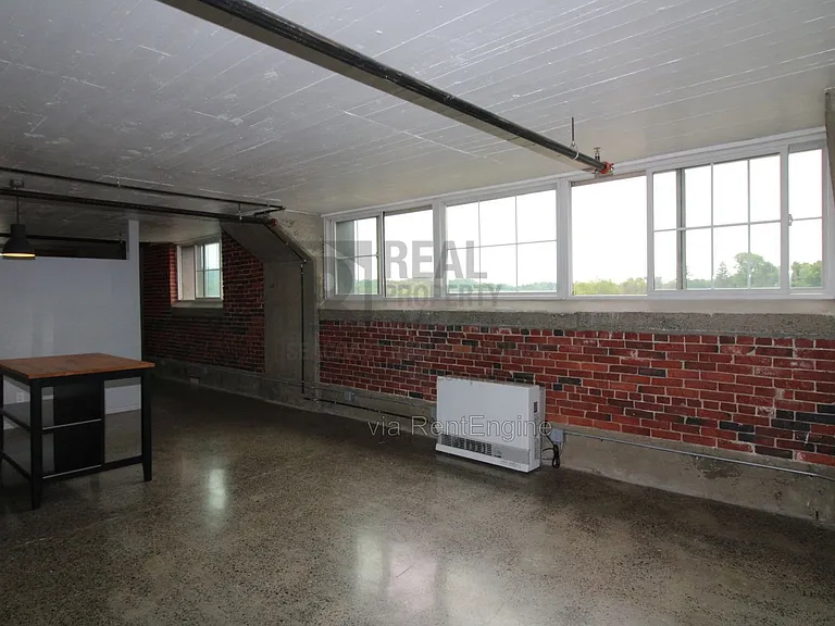 710 Main St #5-B — Photo 2