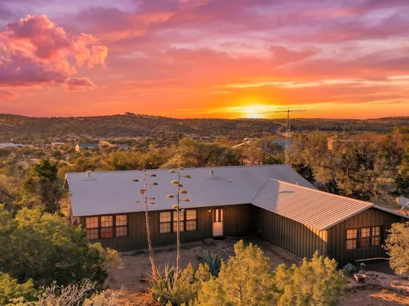111 Juniper St, Alpine, TX 79830