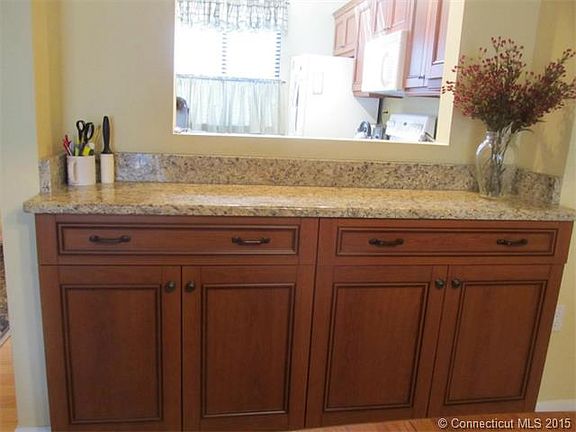 DR BUILT-IN BUFFET W/ GRANI...