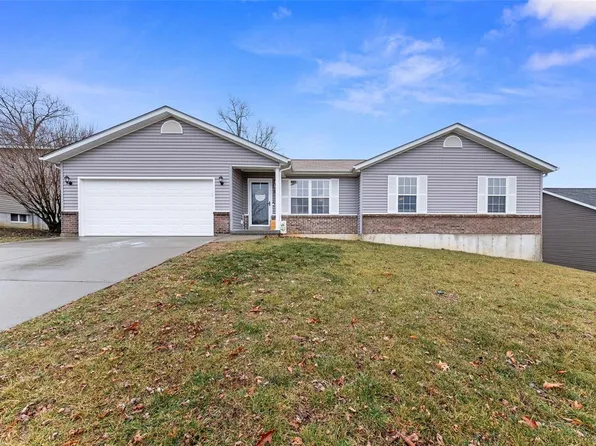 1021 Cambden Yard Dr, Warrenton, MO 63383