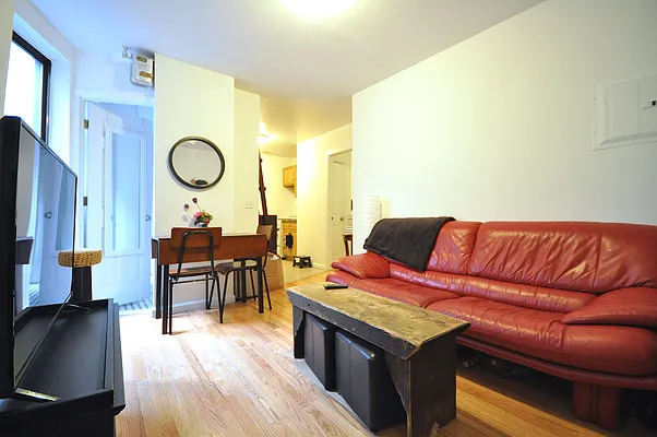 Rented by Compass | media 14