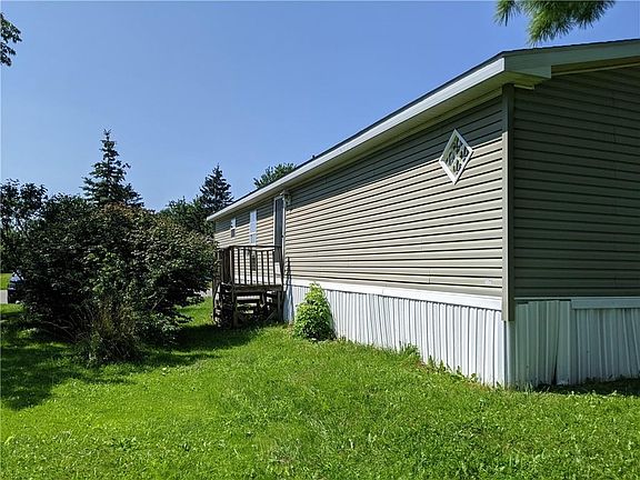 3rd image of 77 Sandybrook Dr