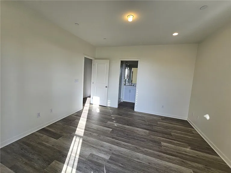60 Bay Laurel — Photo 11