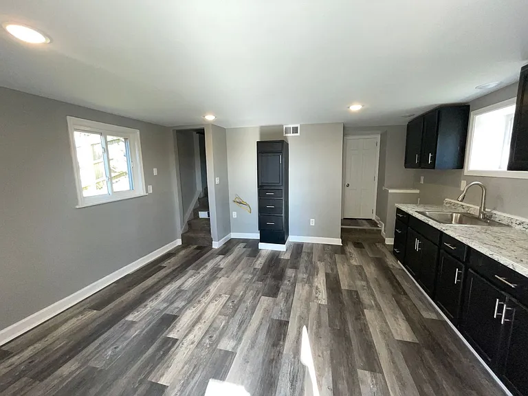 4 Copperfield Ave — Photo 3