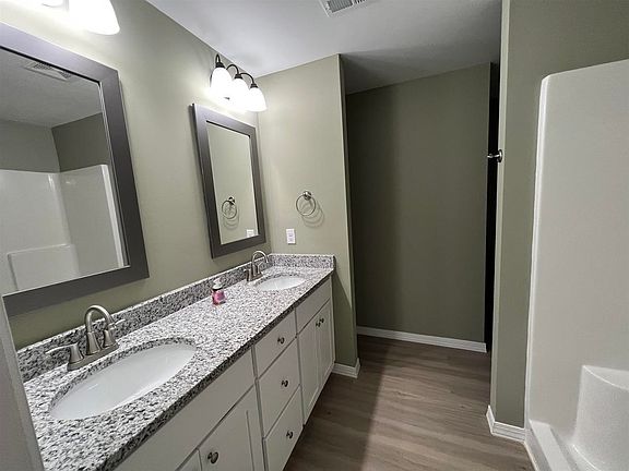 5th image of 303 Edgefield St