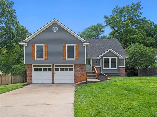 4904 Ballentine St, Shawnee, KS 66203