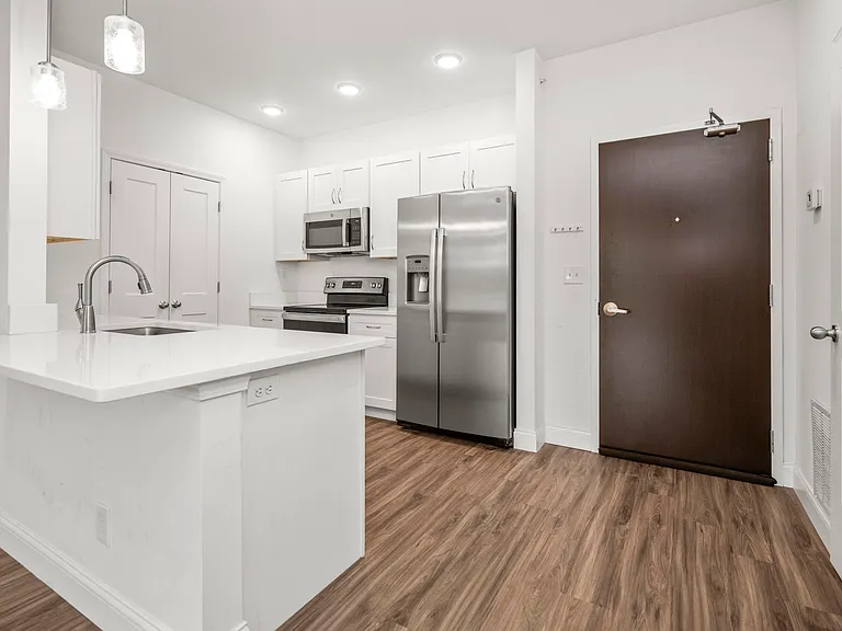 231 Walton Ave #302 — Photo 3