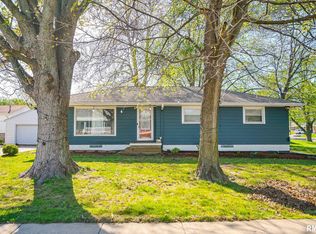 225 N Stewart St, Creve Coeur, IL 61610