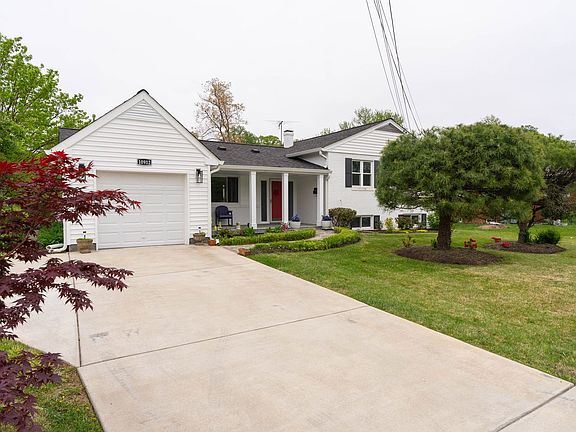 2nd image of 10912 Woodhaven Dr