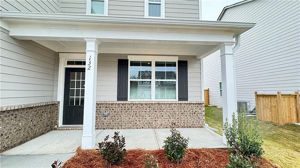 4 bed, 2.5 bath, 2382 sqft, $2,250 — Photo 2