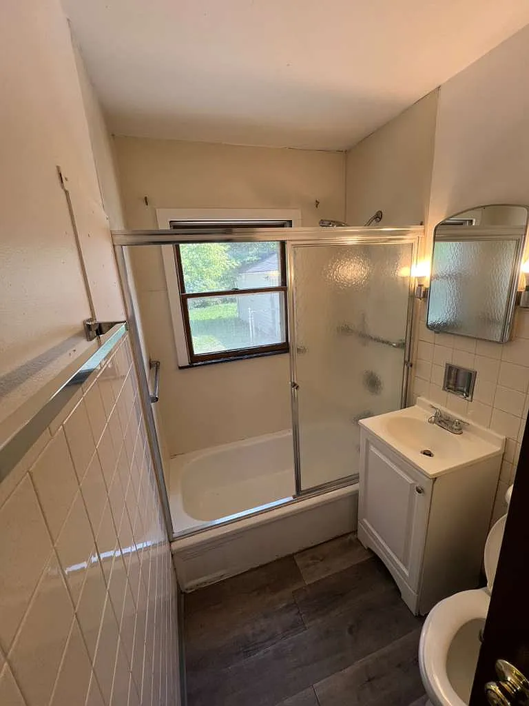2 bed, 720 sqft, $1,350 — Photo 2