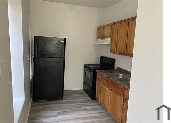 1st image of 1324 Academy Ave APT B