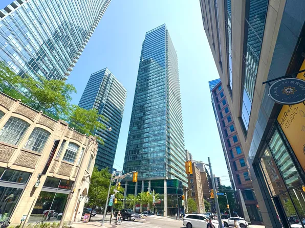 38 Grenville St, Toronto, ON