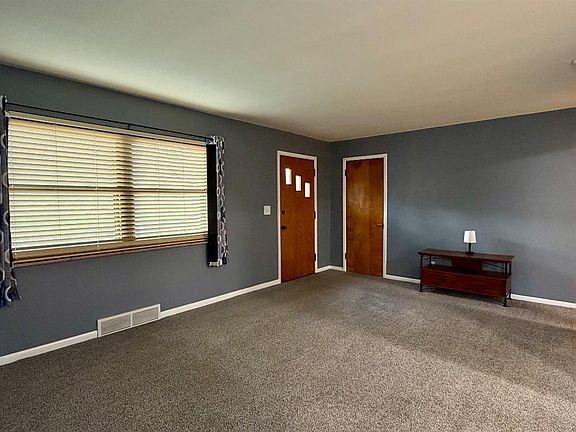5th image of 8442 Wuest Rd