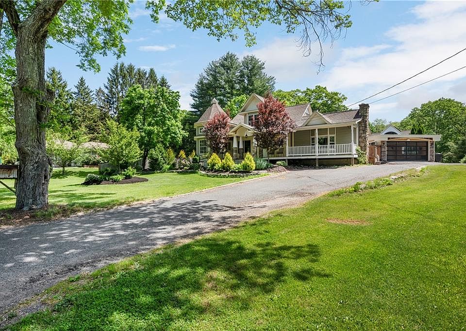 548 Mendon Rd, North Smithfield, RI 02896 Zillow