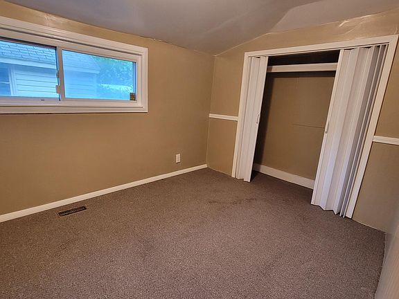 4th image of 131 W Bernhard Ave