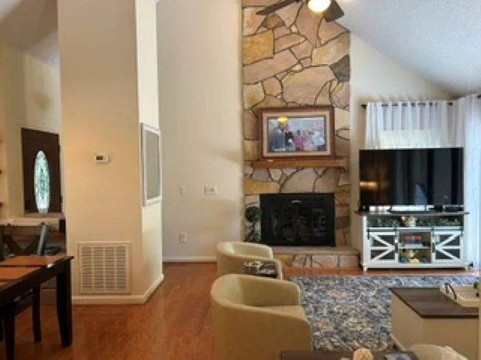 606 Safe Harbor Cir #606 — Photo 5