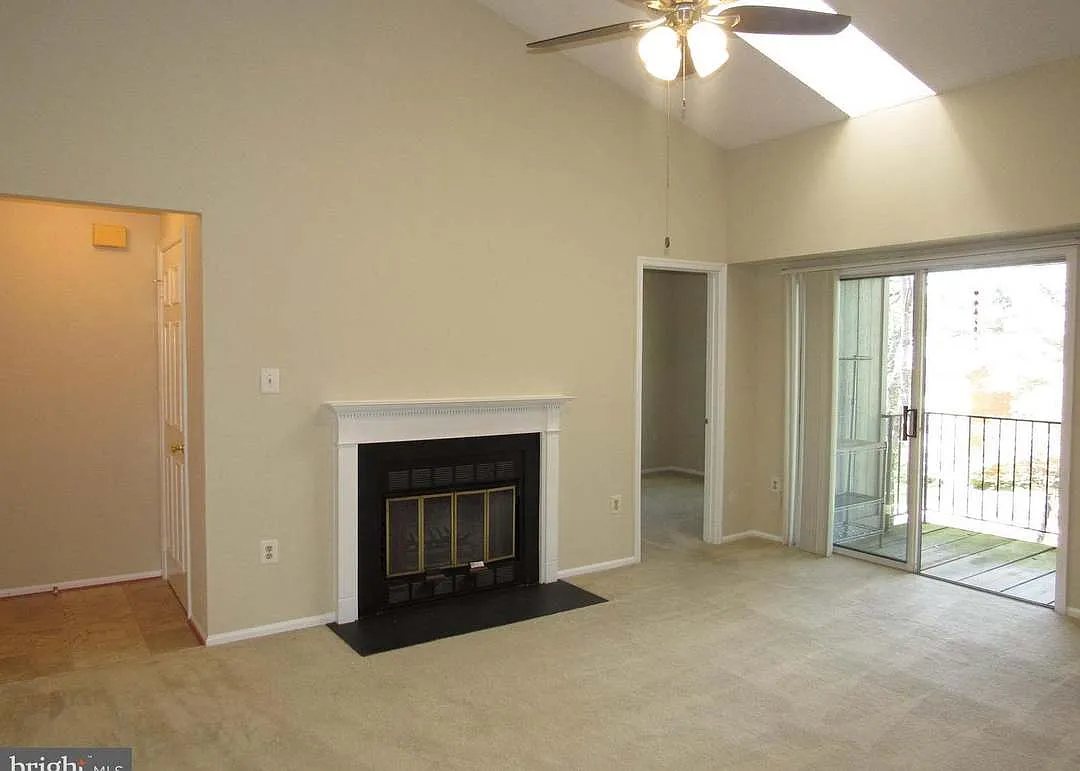 2 bed, 851 sqft, $2,499 — Photo 3