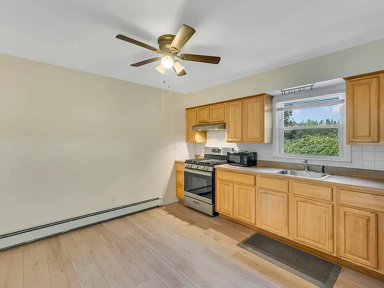 61 Kellum St #1 — Photo 2
