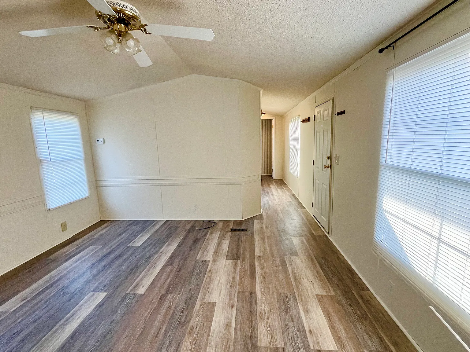 3 bed, 1064 sqft, $1,300 — Photo 3
