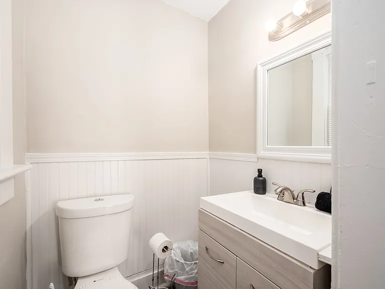 605 Oak St — Photo 20