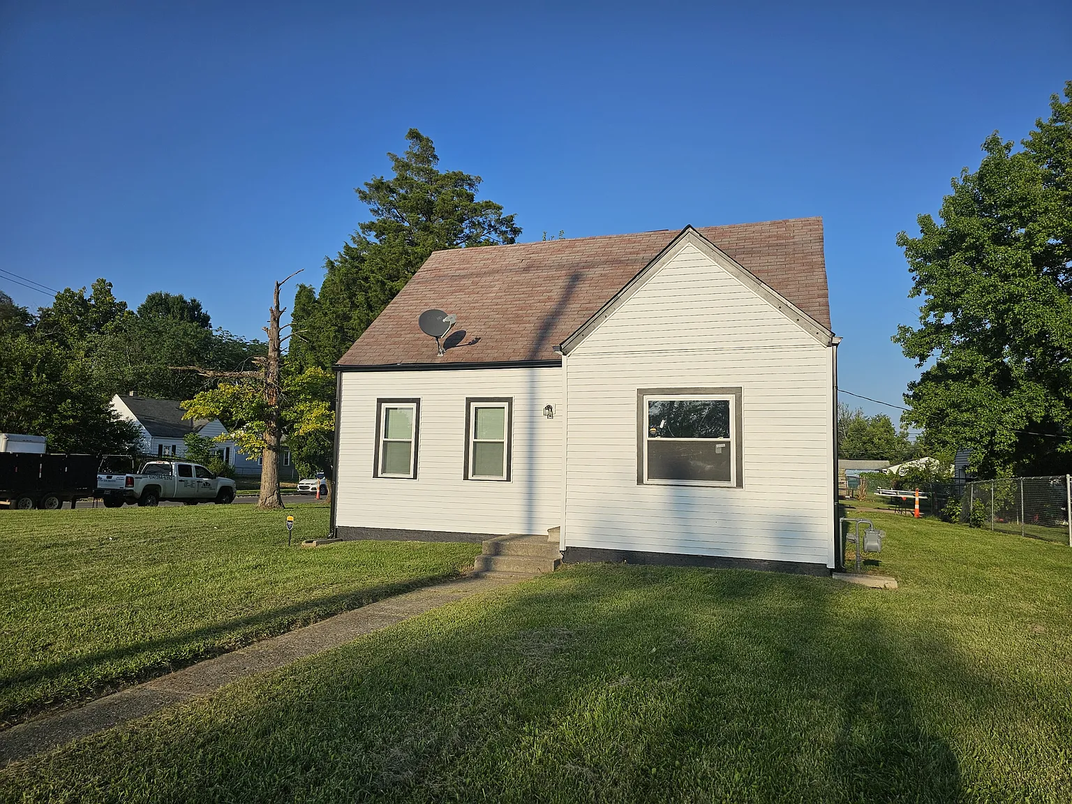 1744 Woodland Ave photo 1