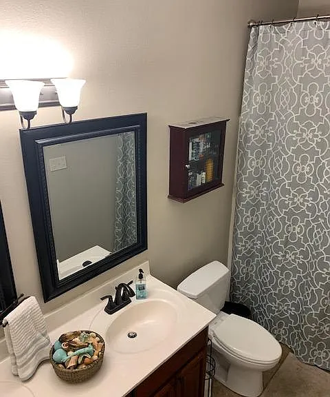 2nd Bathroom