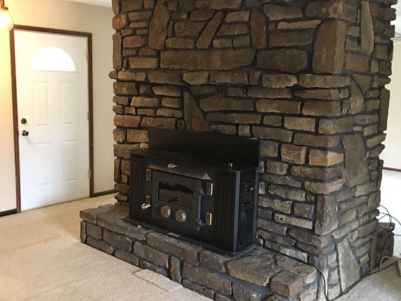 3rd image of 13 Kenninghall Ln