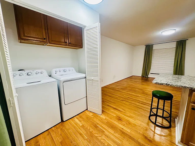 1216 W Leigh St — Photo 29