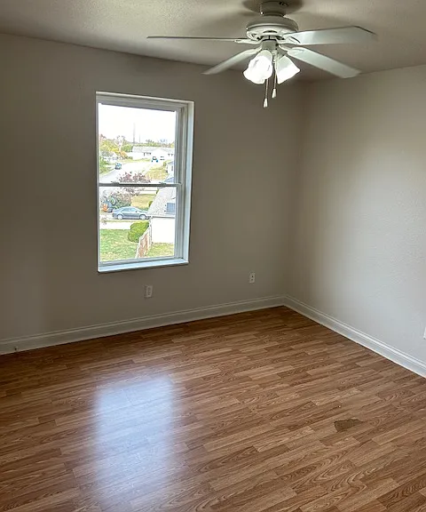 6884 Lexington Dr — Photo 25