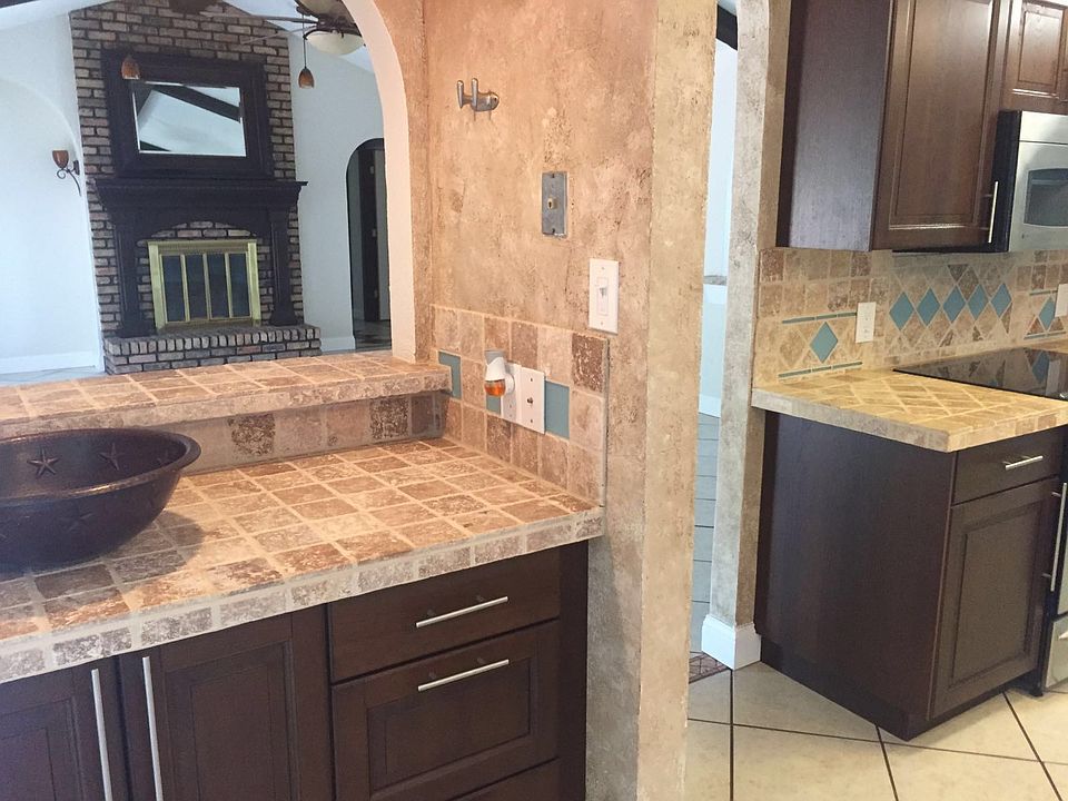 1st image of 1218 Saint Andrews Dr