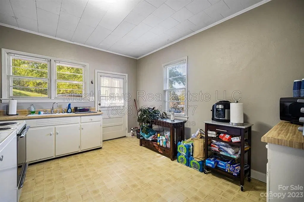 2 bed, 1.0 bath, 907 sqft, $1,000 — Photo 4