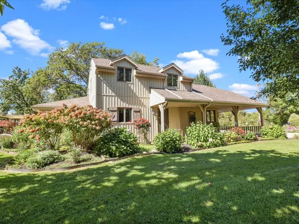 144 W Wilcox Rd, Port Clinton, OH 43452