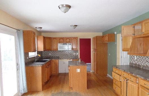 4th image of 356 Century Dr