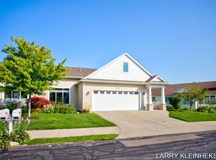 1268 Prestwick Dr #127, Holland, MI 49423
