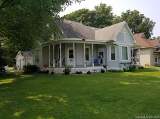 504 W Dean St, Virden, IL 62690