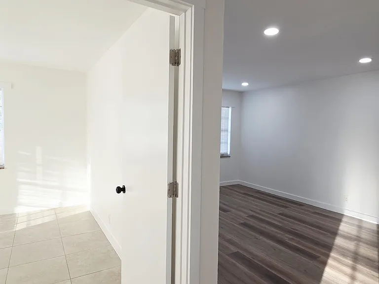 765 W 7th St #B — Photo 13