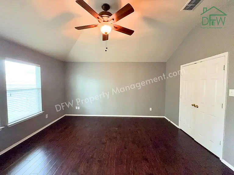 9120 Goldenview Dr — Photo 9