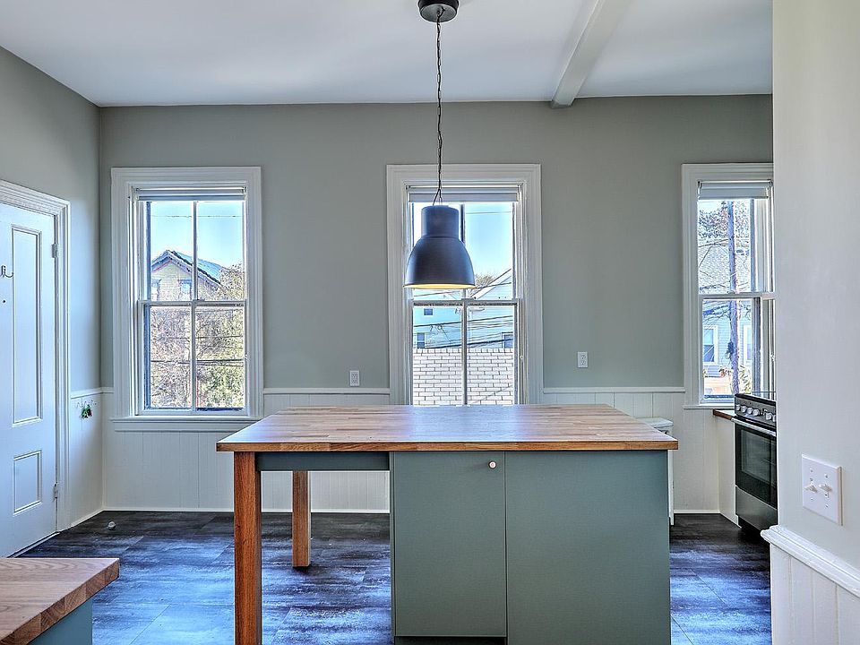 1st image of 40 Dexter St Floor 2