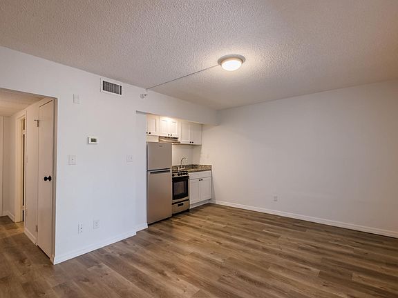 2nd image of 1520 Jeffords St #508