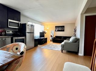 421 N Hicks Rd #H, Palatine, IL 60067