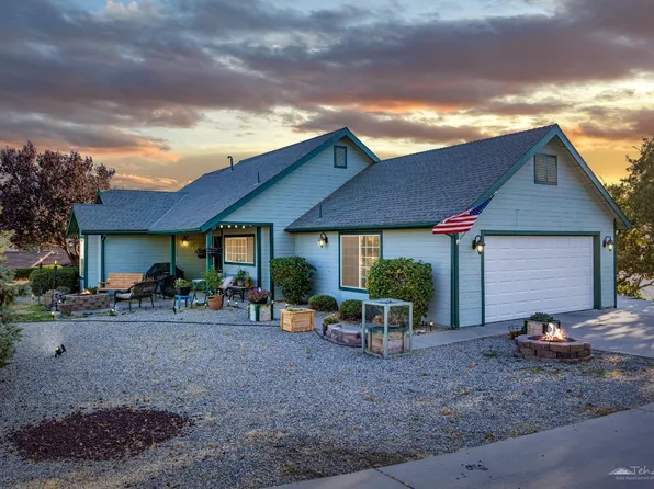 30370 Rollingoak Dr, Tehachapi, CA 93561