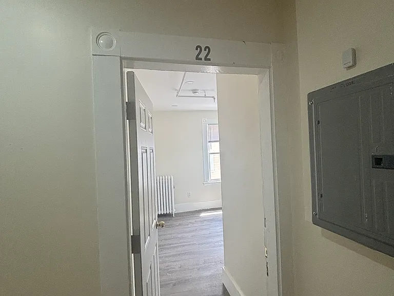 10 Howard St — Photo 15