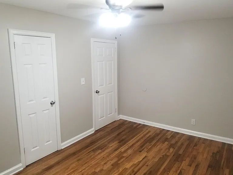 2467 Calvin Ave — Photo 14
