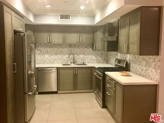 5th image of 7133 Hawthorn Ave APT 306