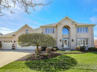 2611 Saddlebrook Dr, Naperville, IL